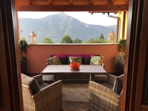casa indipendente in vendita a Dossena