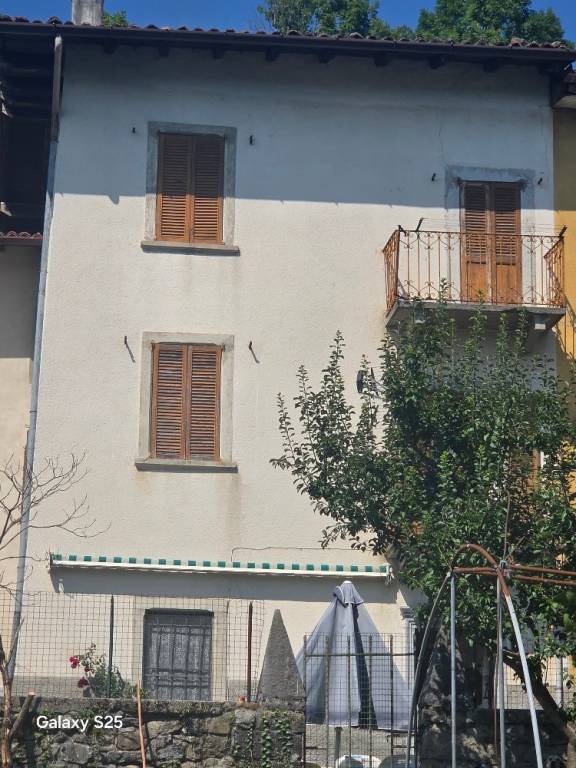 casa indipendente in vendita a Dossena