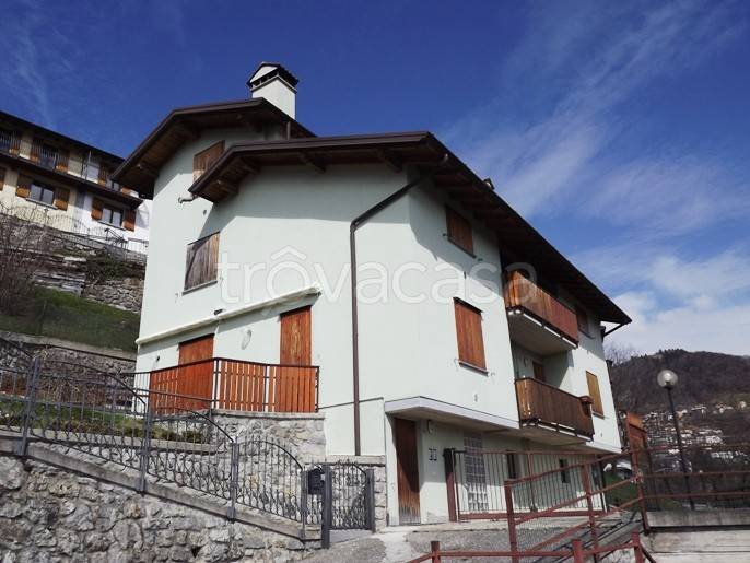 appartamento in vendita a Dossena