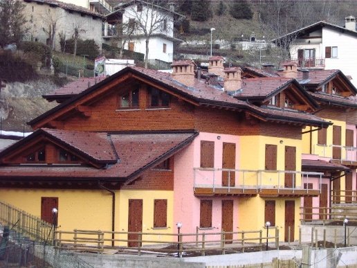 casa indipendente in vendita a Dossena