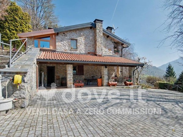 casa indipendente in vendita a Dossena