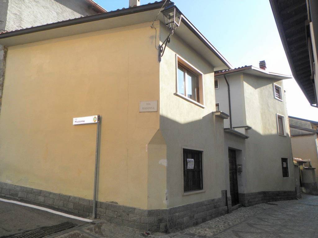 casa indipendente in vendita ad Endine Gaiano