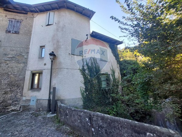 casa indipendente in vendita ad Endine Gaiano in zona Valmaggiore