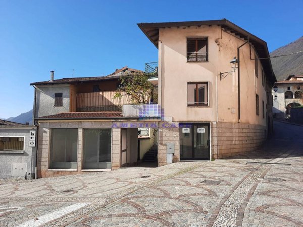 negozio in vendita ad Endine Gaiano