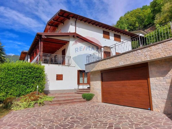 casa indipendente in vendita ad Endine Gaiano