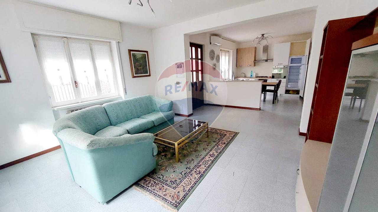 casa indipendente in vendita ad Endine Gaiano in zona Piangaiano