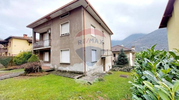 casa indipendente in vendita ad Endine Gaiano in zona Piangaiano