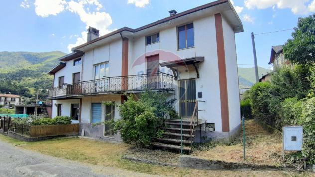 casa indipendente in vendita ad Endine Gaiano in zona Piangaiano