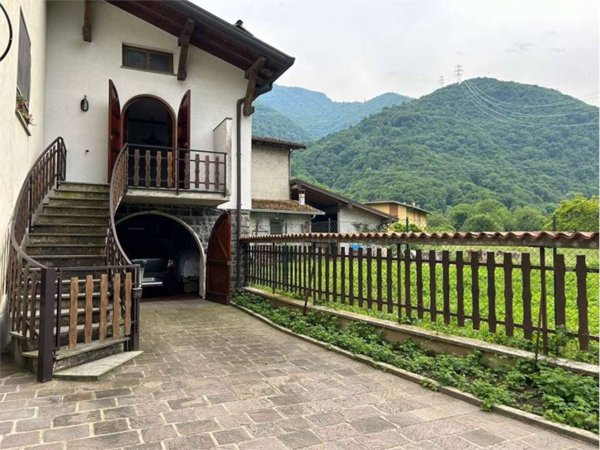 casa indipendente in vendita ad Endine Gaiano