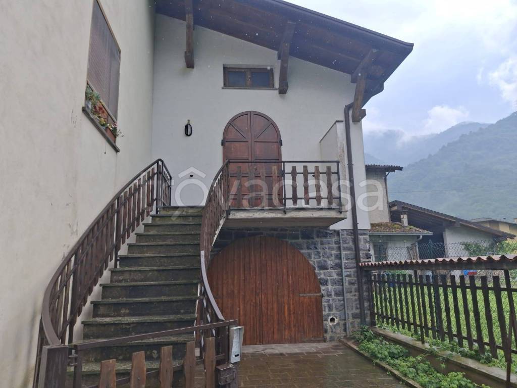 casa indipendente in vendita ad Endine Gaiano