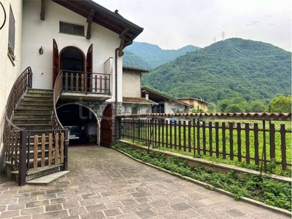 casa indipendente in vendita ad Endine Gaiano