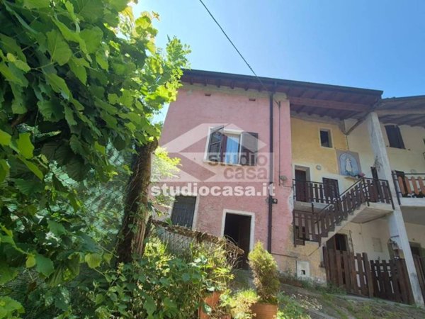 casa indipendente in vendita ad Endine Gaiano