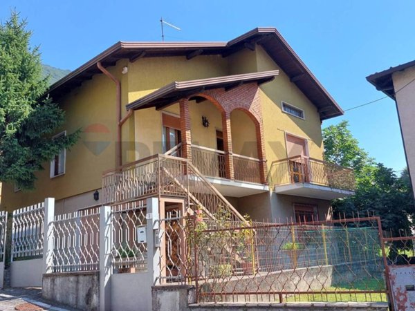 casa indipendente in vendita ad Endine Gaiano