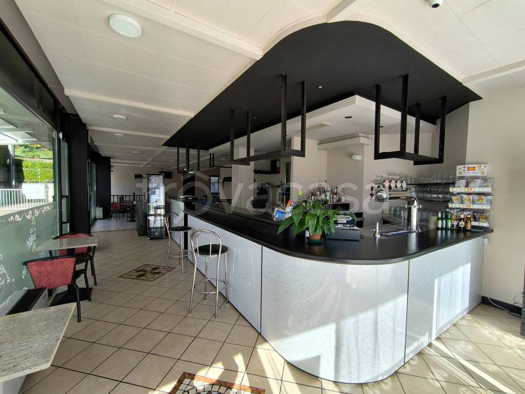 negozio in vendita ad Endine Gaiano