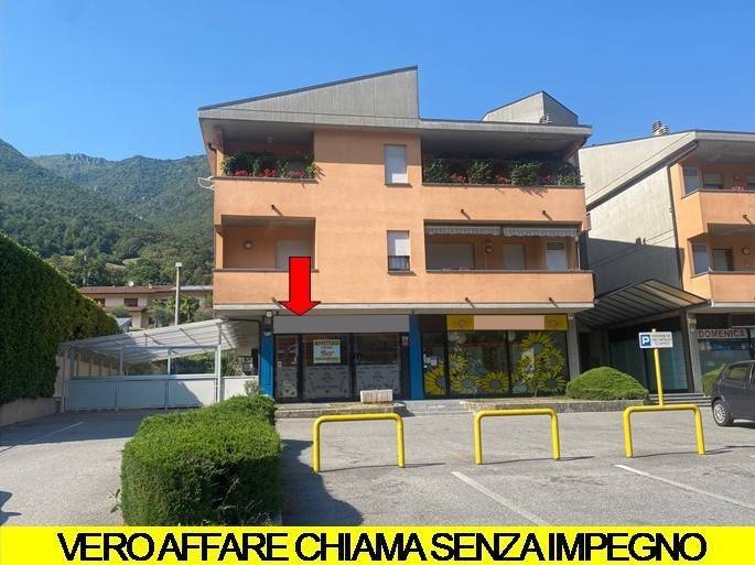 negozio in vendita ad Endine Gaiano in zona Piangaiano