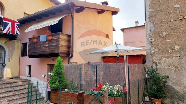 casa indipendente in vendita ad Endine Gaiano