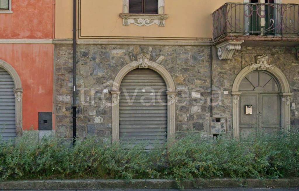 negozio in vendita ad Endine Gaiano