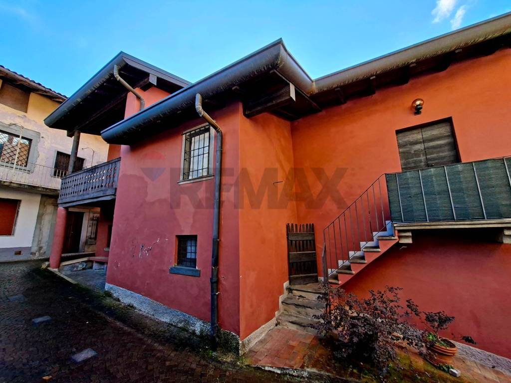 casa indipendente in vendita ad Endine Gaiano in zona Valmaggiore