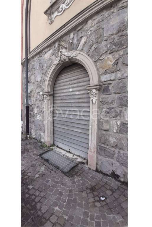 negozio in vendita ad Endine Gaiano