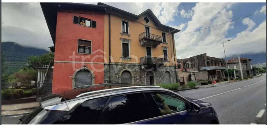 negozio in vendita ad Endine Gaiano