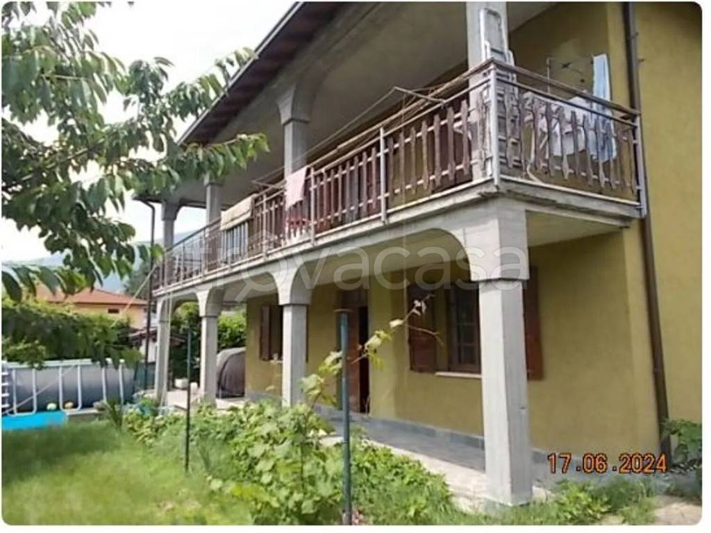 pentavano in vendita ad Endine Gaiano in zona Piangaiano