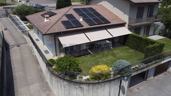 casa indipendente in vendita ad Endine Gaiano in zona Piangaiano