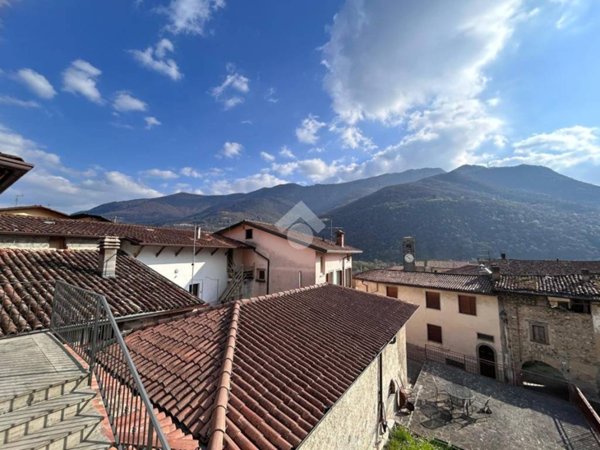 casa indipendente in vendita ad Endine Gaiano