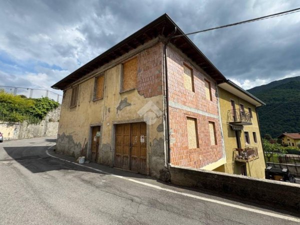 casa indipendente in vendita ad Endine Gaiano