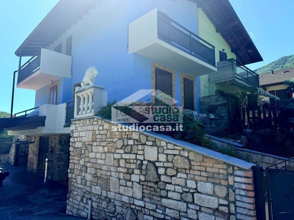 casa indipendente in vendita ad Endine Gaiano