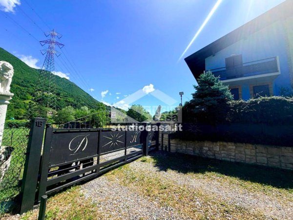 casa indipendente in vendita ad Endine Gaiano
