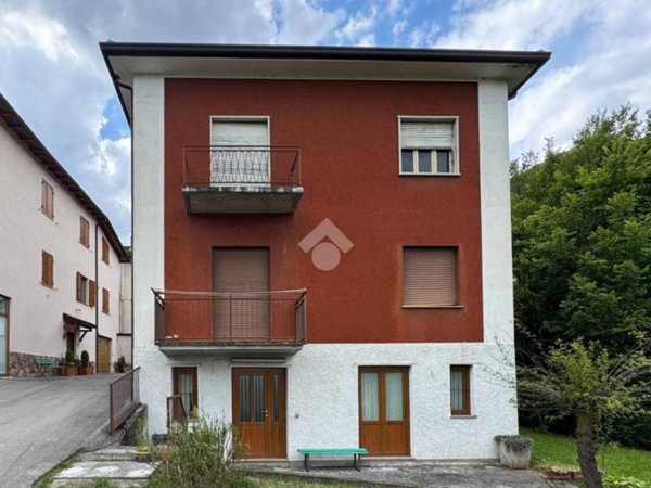 casa indipendente in vendita ad Endine Gaiano in zona Piangaiano