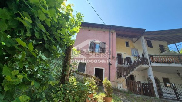 appartamento in vendita ad Endine Gaiano in zona Piangaiano