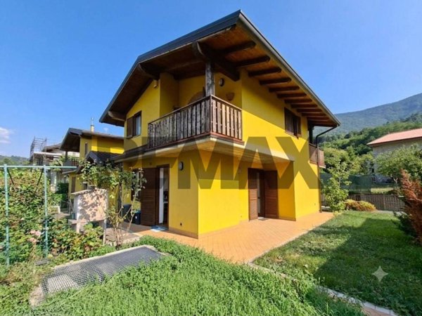 casa indipendente in vendita ad Endine Gaiano in zona Piangaiano