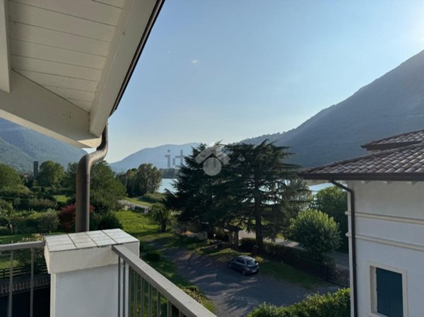 appartamento in vendita ad Endine Gaiano in zona Piangaiano
