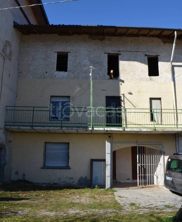 casa indipendente in vendita ad Endine Gaiano in zona Piangaiano