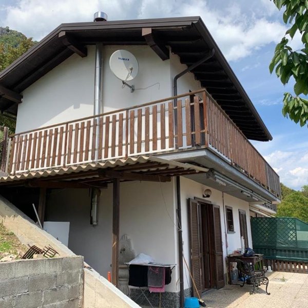 casa indipendente in vendita ad Endine Gaiano in zona Valmaggiore