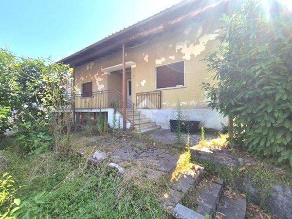 casa indipendente in vendita ad Entratico