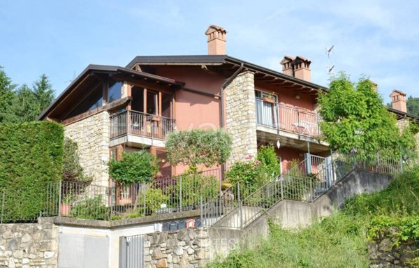 casa indipendente in vendita ad Entratico