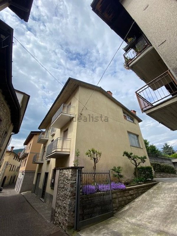 casa indipendente in vendita ad Entratico