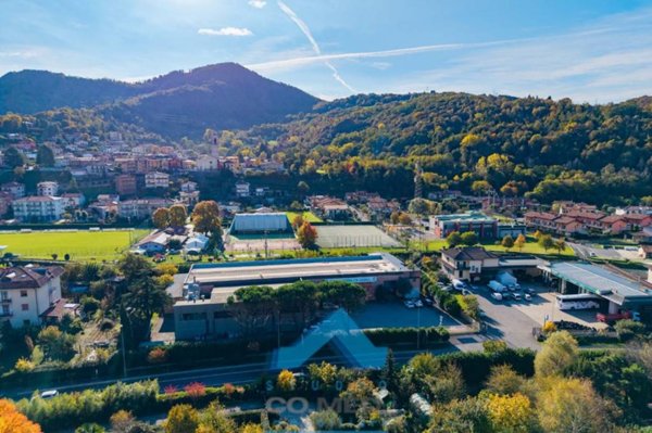 locale commerciale in vendita ad Entratico