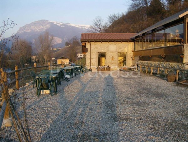 casa indipendente in vendita ad Entratico