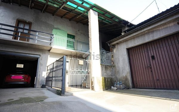 casale in vendita ad Entratico