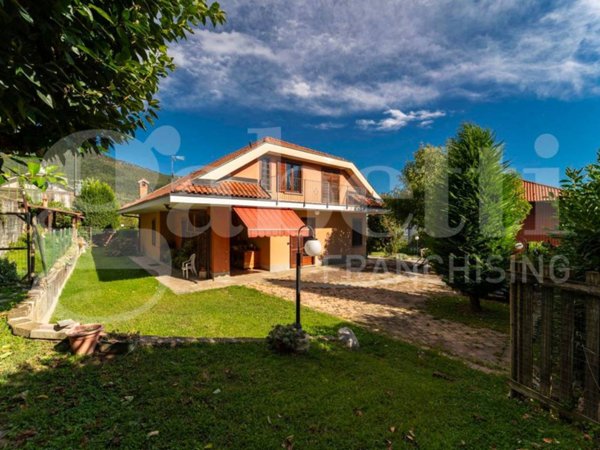 casa indipendente in vendita ad Almese in zona Rivera