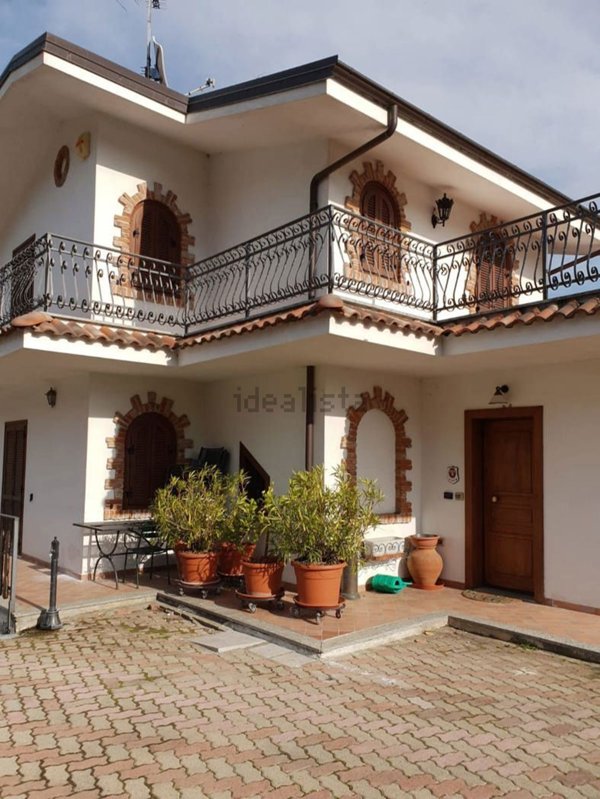 casa indipendente in vendita ad Almese in zona Rivera