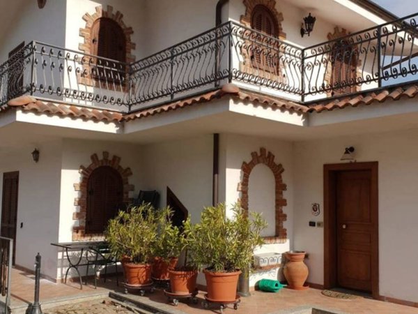 casa indipendente in vendita ad Almese in zona Rivera