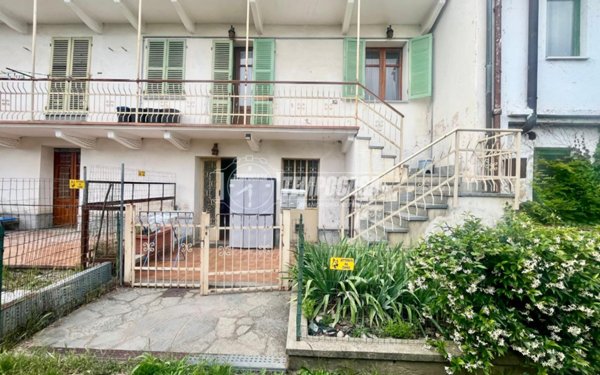appartamento in vendita ad Almese in zona Rivera