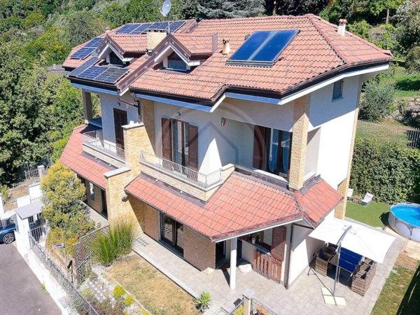 casa indipendente in vendita ad Almese in zona Rivera