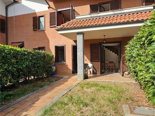 casa indipendente in vendita ad Almese in zona Rivera