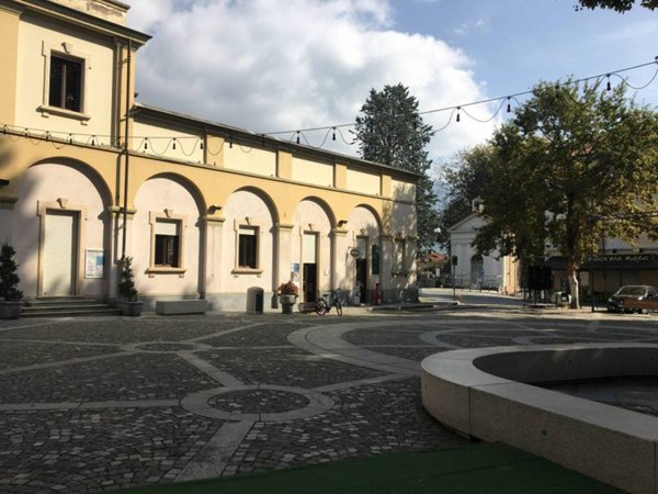 negozio in vendita ad Almese in zona Rivera