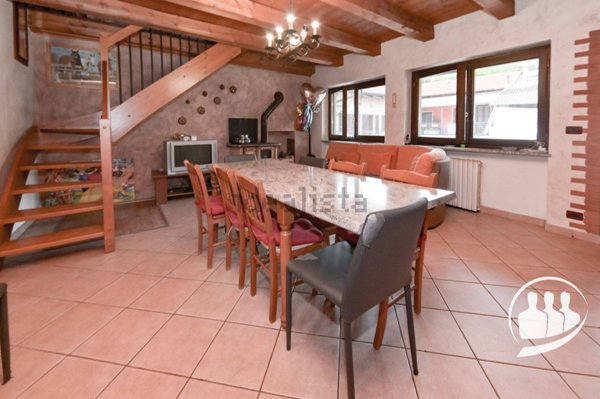 casa semindipendente in vendita ad Almese in zona Rivera